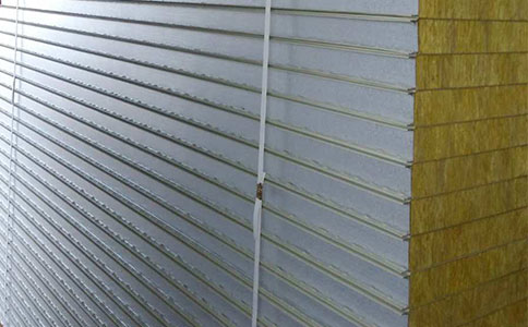 在選材和工藝方面巖棉夾芯板有哪些特點？